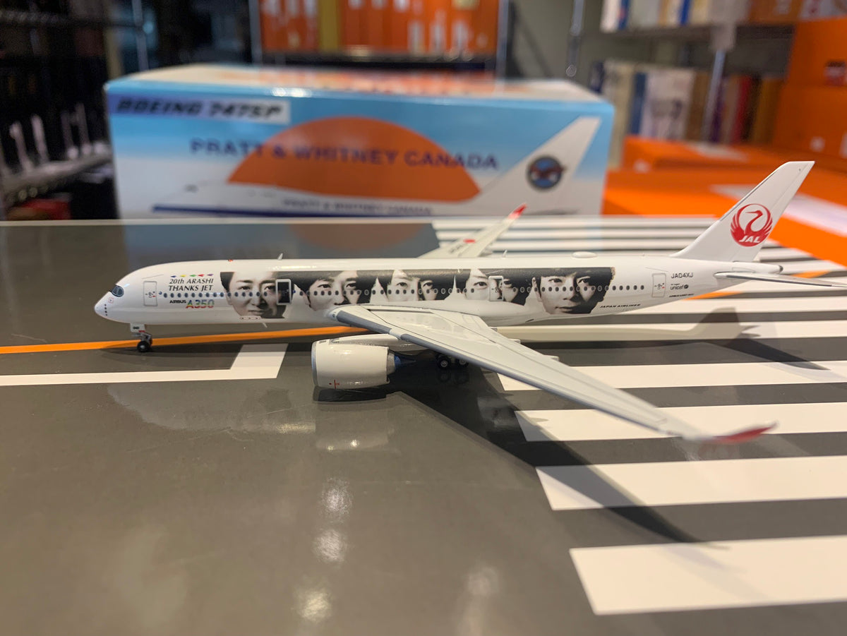 RBF絕版 AV 金屬 1:400 JAPAN AIRLINES JAPAN AIRLINES AV4068 全球免運