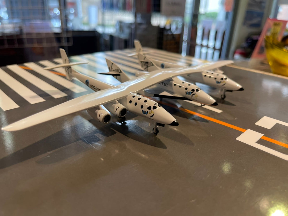 RBF 1:200 Virgin Galactic Spaceship N348MS
