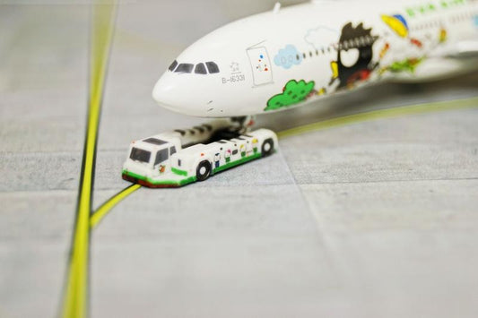 RBF JC 1:400 EVA AIR HELLO KITTY TOW CAR XX4120