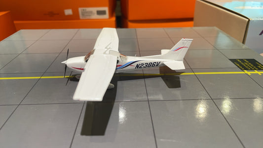 RBF 1:72 Cessna 172R Skyhawk N2386V GGCES010